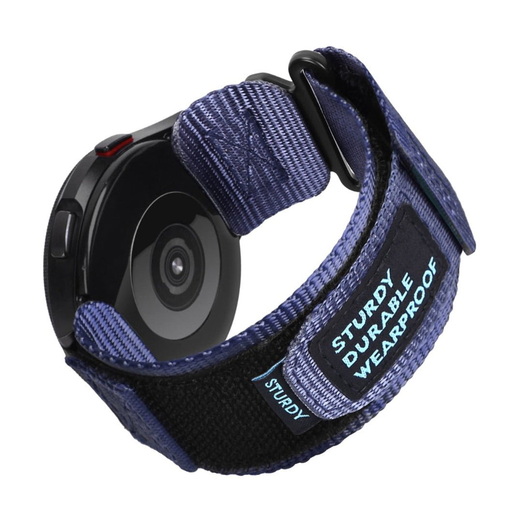 Bracelet Trail Edition en nylon bleu avec fermoir velcro noir, logo Sturdy Durable Waterproof, compatible Samsung Galaxy.