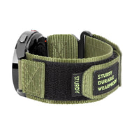 Bracelet en nylon vert olive et noir avec fermoir velcro pour montre connectée Samsung Galaxy Watch.
