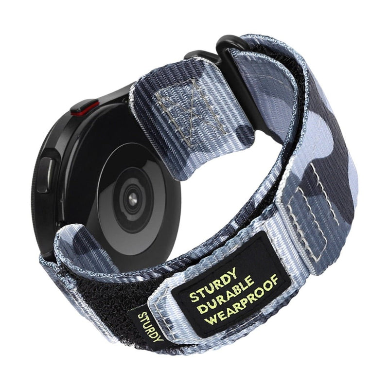 Bracelet en nylon camouflage bleu gris avec fermoir velcro robuste pour montre connectée Samsung Galaxy Watch.