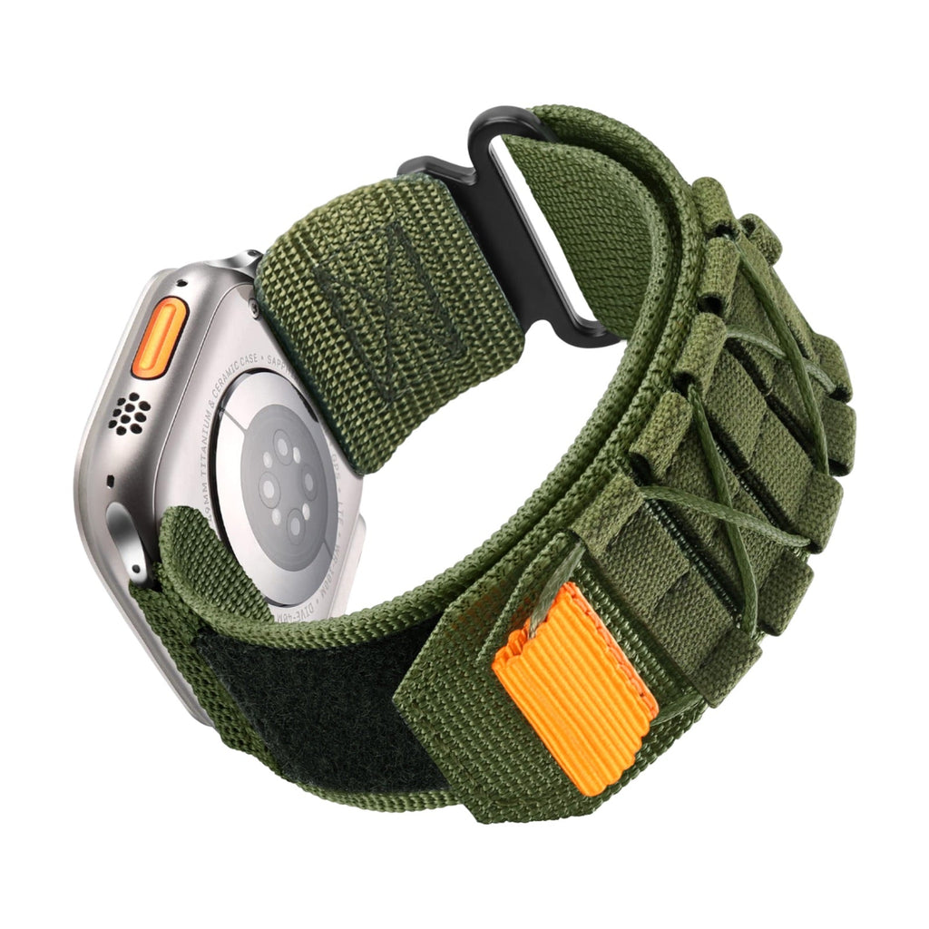 Bracelet Apple Watch vert kaki en nylon résistant avec fermeture velcro et nœuds tactiques orange.