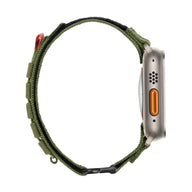 Bracelet Apple Watch nylon vert olive avec nœuds tactiques et fermeture velcro noire tendance militaire.