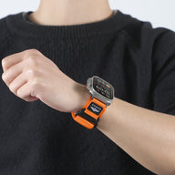 Bracelet en nylon orange et noir avec drapeau américain pour Apple Watch, ajustable.