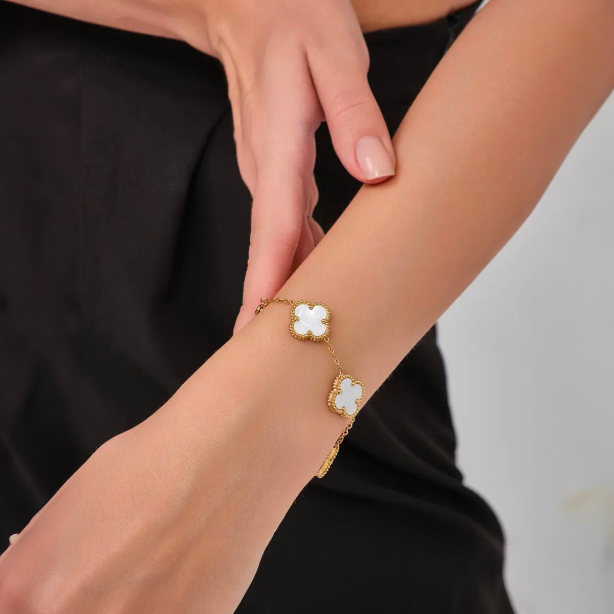 Bracelet trèfle à 4 feuilles coloré, en acier inoxydable, ajustable, pour femme, modèle Auréa - La Boutique du Bracelet