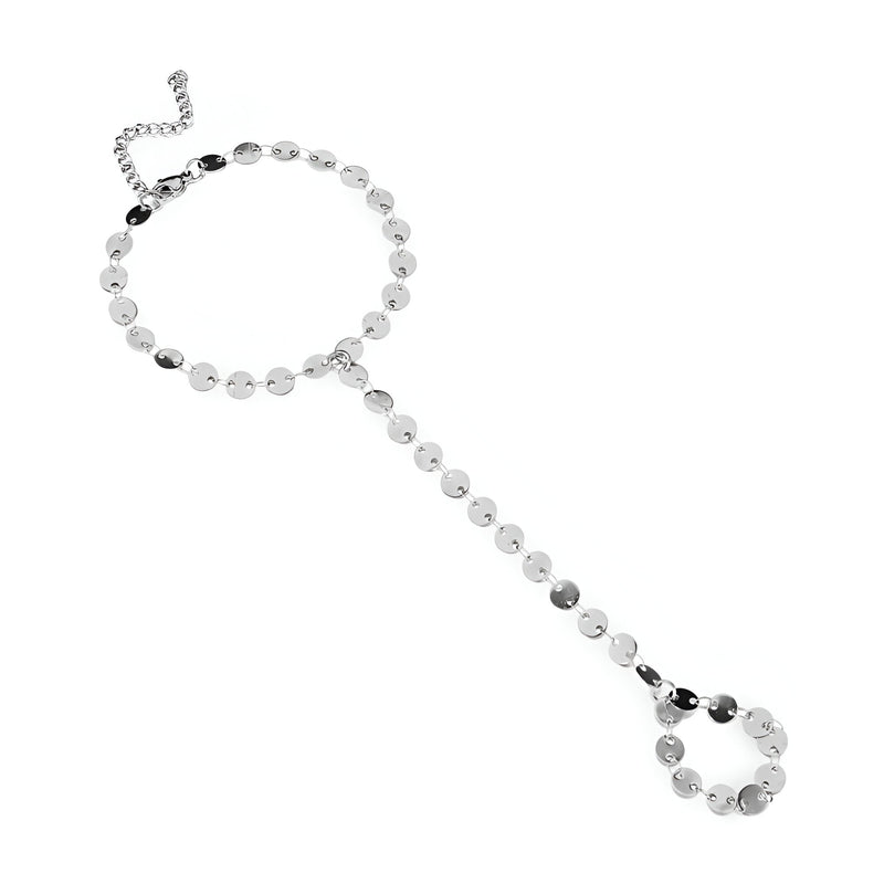 Bijou de main en acier inoxydable argenté avec médaillons ronds reliés par une chaîne fine.