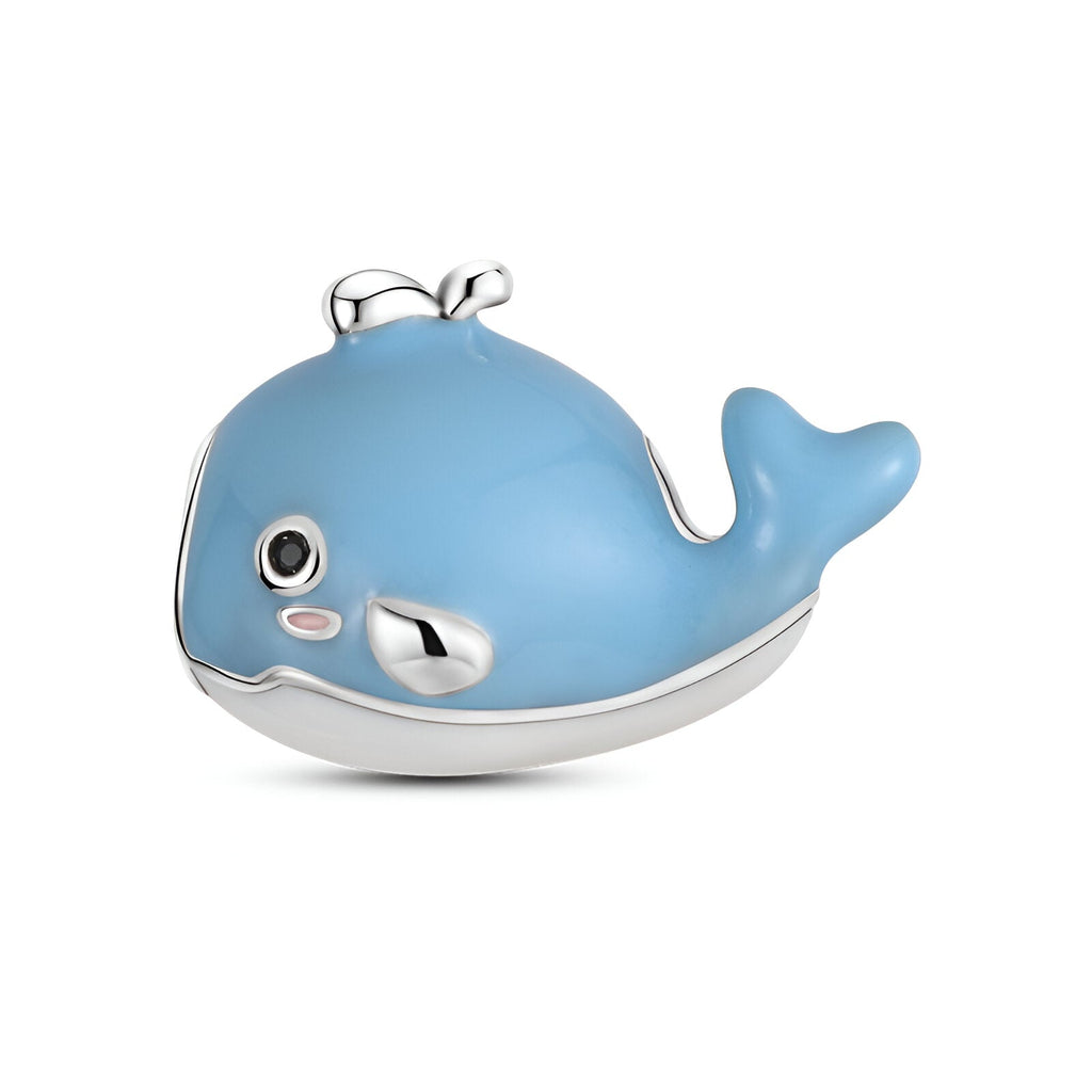 Charm baleine bleue en métal émaillé avec détails argentés, design mignon et arrondi.
