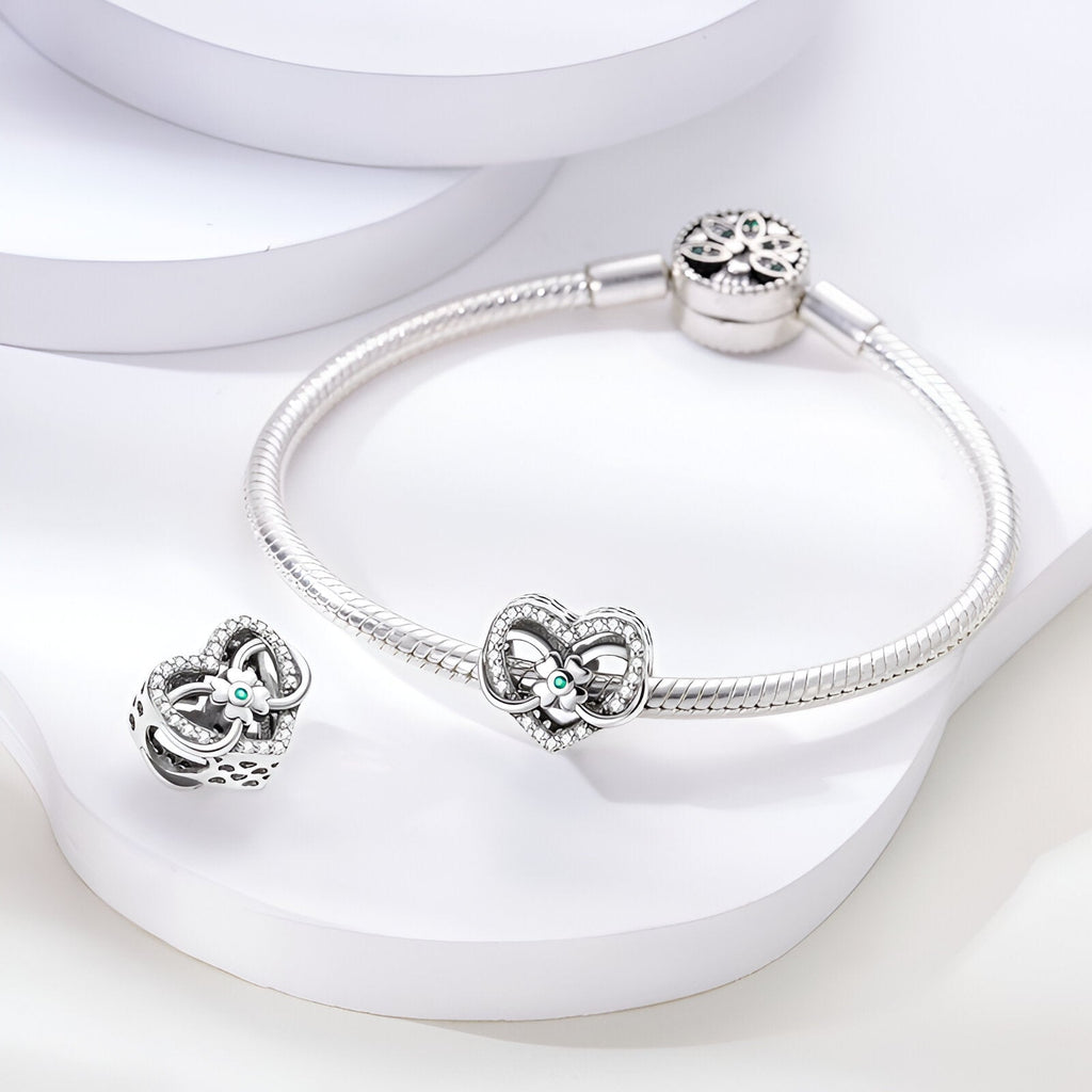 Charm coeur incrusté d'un trèfle et d'un infini, pour femme, modèle Aracelis - La Boutique du Bracelet