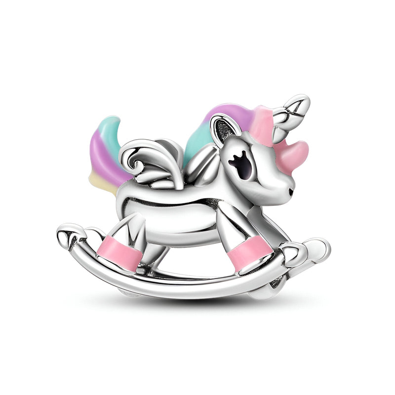 Charm licorne argentée avec crinière et queue pastel, modèle Agape pour femme.