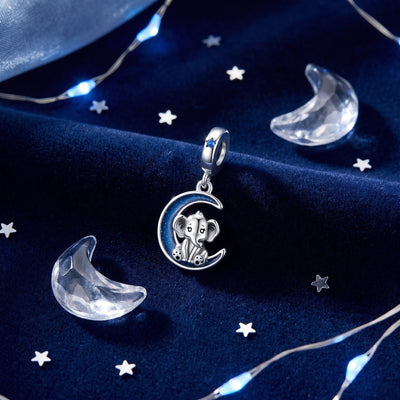Charm pendant éléphant tenant une étoile en zircon, finition argentée, modèle Lunaphant