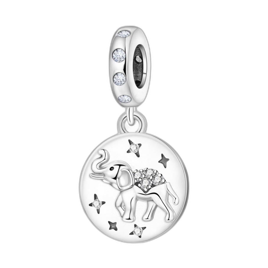 Charm pendant elephant tenant une etoile scintillante, finition argentee, modele Stampino