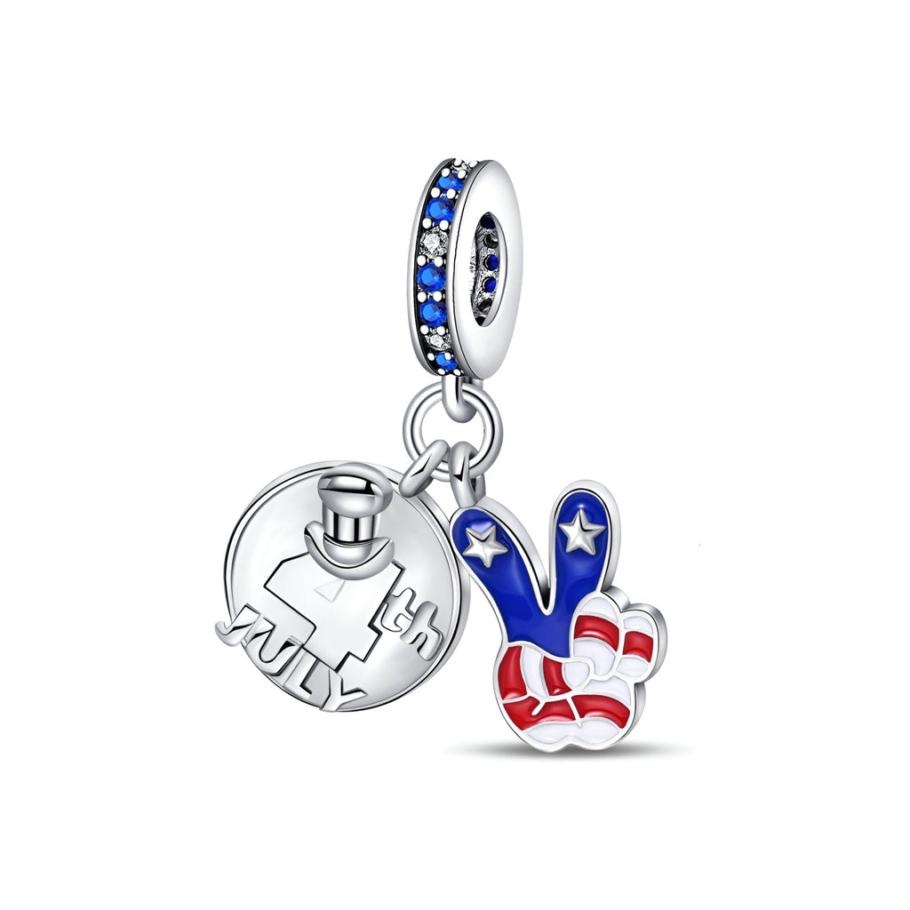 Charm en argent avec pendentif signe peace bleu, blanc et rouge, anneau orné de pierres bleues.