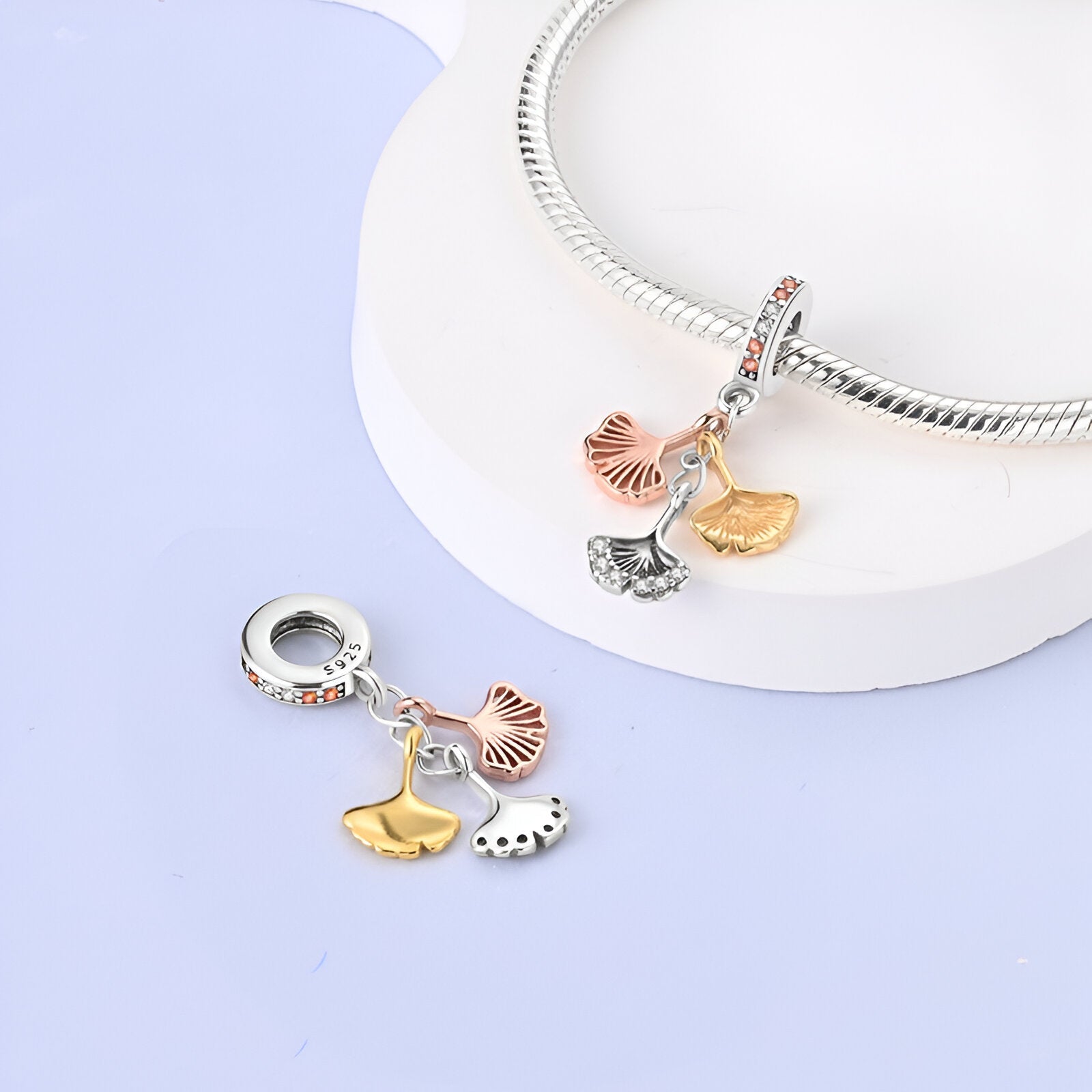 Charm pendant feuilles de Ginkgo, pour femme, modèle Ismène - La Boutique du Bracelet