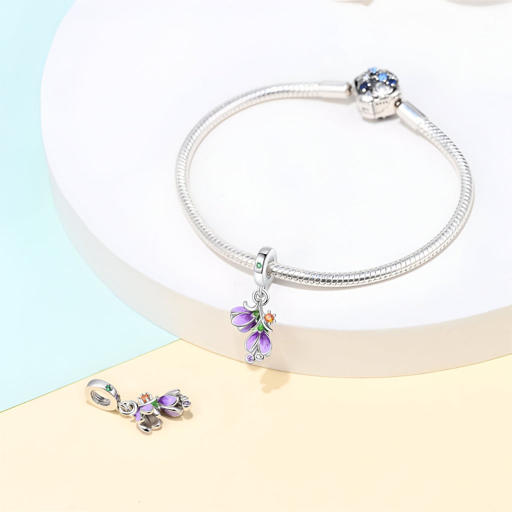 Bracelet argent avec charm pendentif fleurs violettes délicates modèle Morag.