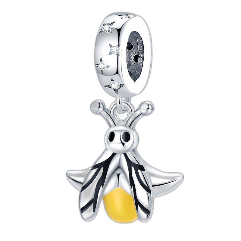 Charm pendant, Luciole souriante phosphorescente avec ailes nervurées et abdomen jaune, pour femme, modèle Luciole Souriante