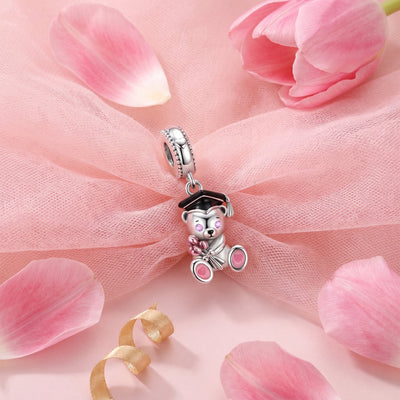 Charm pendant ours diplome, bouquet de tulipes roses et coeurs emailles, modele Tulipours
