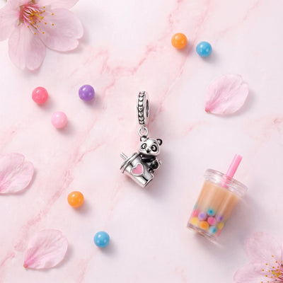 Γούρι μενταγιόν πάντα kawaii με ποτήρι bubble tea, σμάλτο, μοντέλο Pandaffe
