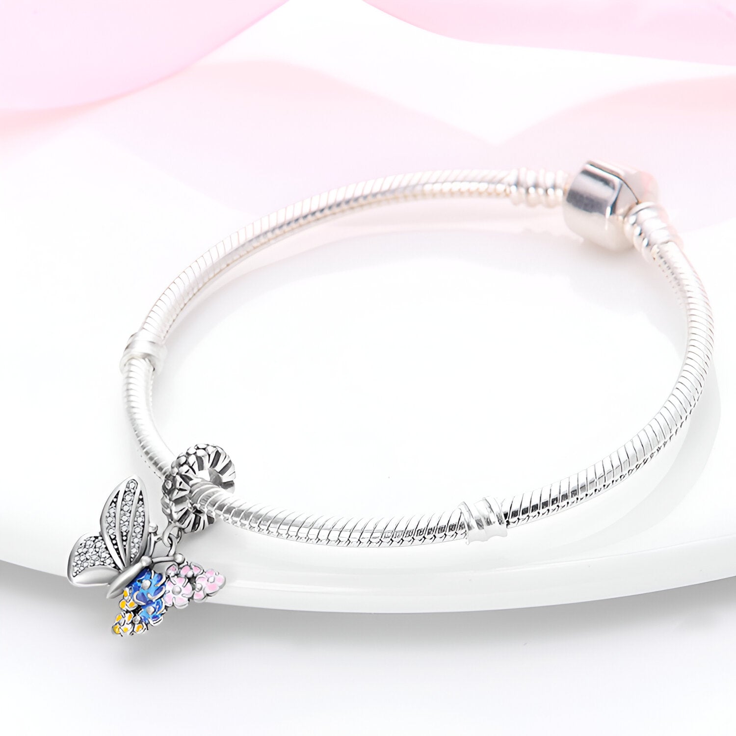 Charm pendant papillon à aile fleurie, pour femme, modèle Idril - La Boutique du Bracelet