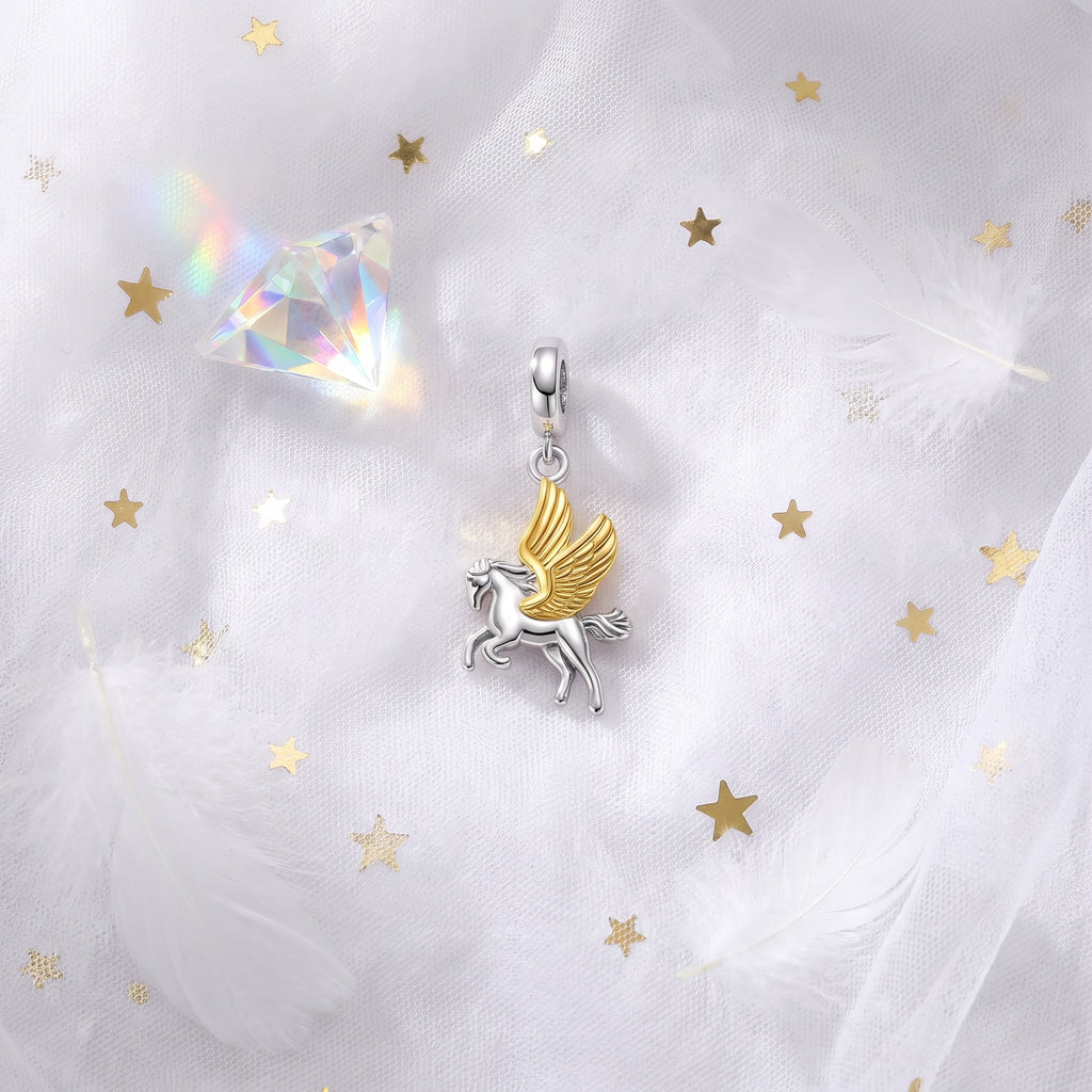 Charm pendant, pégase iridescent mignon, pour femme, modèle Pegasia