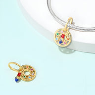 Pendentif charm pinceau doré avec palette de peinture colorée, pour bracelet femme Karensa.