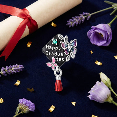 Charm con perle, cappello da laurea con farfalle iridescenti, per donna, modello Papillonia