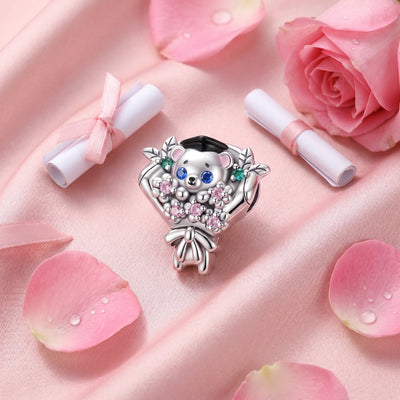 Charm perla, orsetto laureato con bouquet di fiori rosa, per donna, modello Graduino