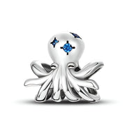 Charm poulpe en argent poli avec sept pierres bleues incrustées, modèle Fiadh.