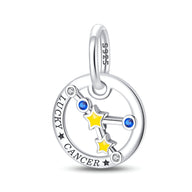 Charm pendentif signe zodiaque Cancer en argent 925 avec étoiles jaunes et pierres bleues.