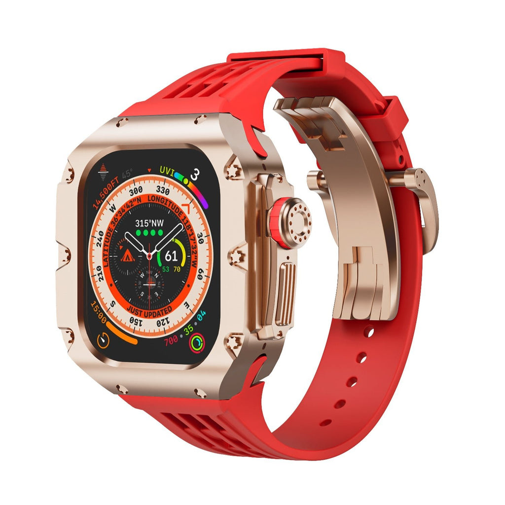 Coque titane beige robuste avec bracelet silicone rouge à boucle pour Apple Watch Ultra 49mm.
