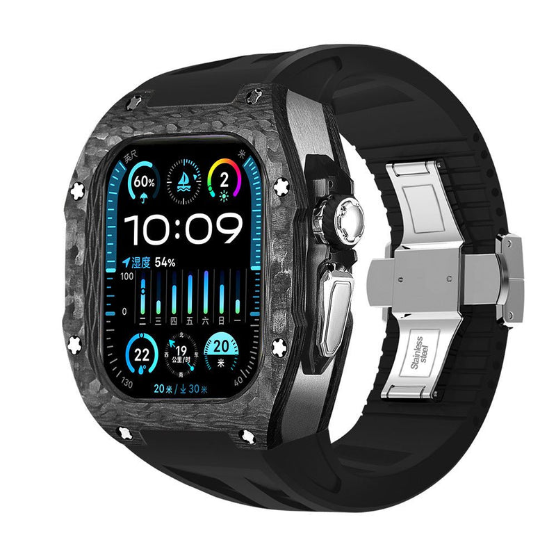 Coque intégrale noire en fibre de carbone pour Apple Watch Ultra avec bracelet silicone noir et boucle en acier robuste.
