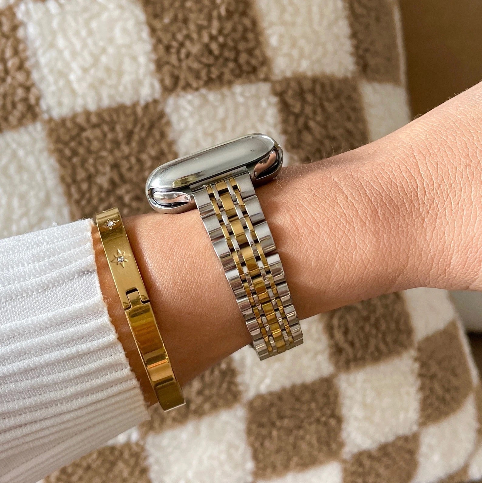 Coque intégrale en acier inoxydable pour Apple Watch, finition brillante, fermeture déployante, design raffiné pour femme, modèle Payda