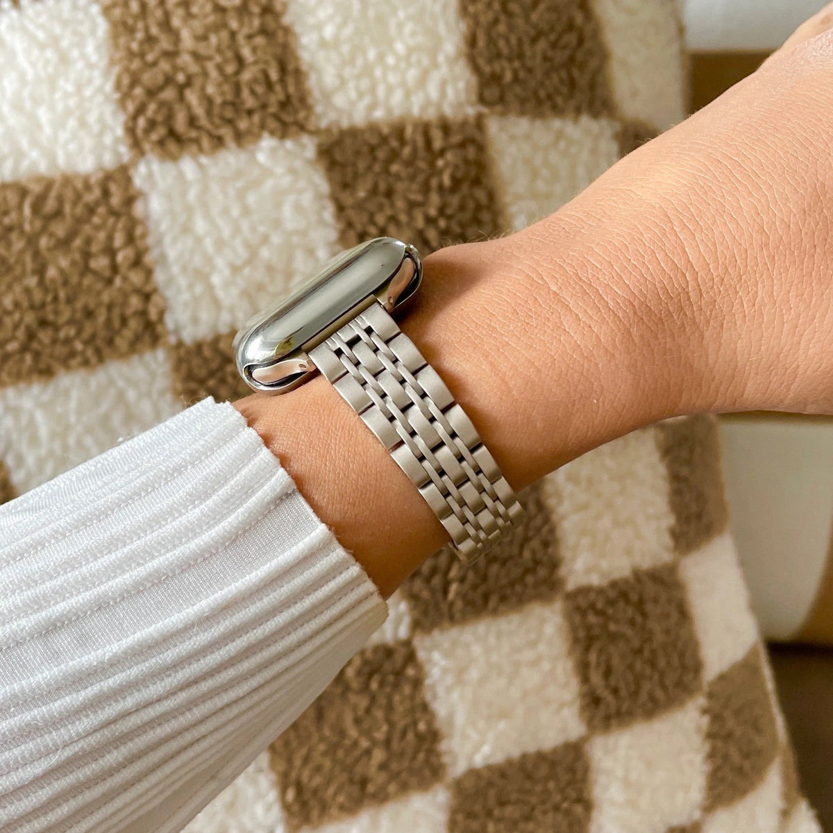Apple Watch-armbånd i rustfrit stål, fem-rækket mesh med integreret cover, model Payda