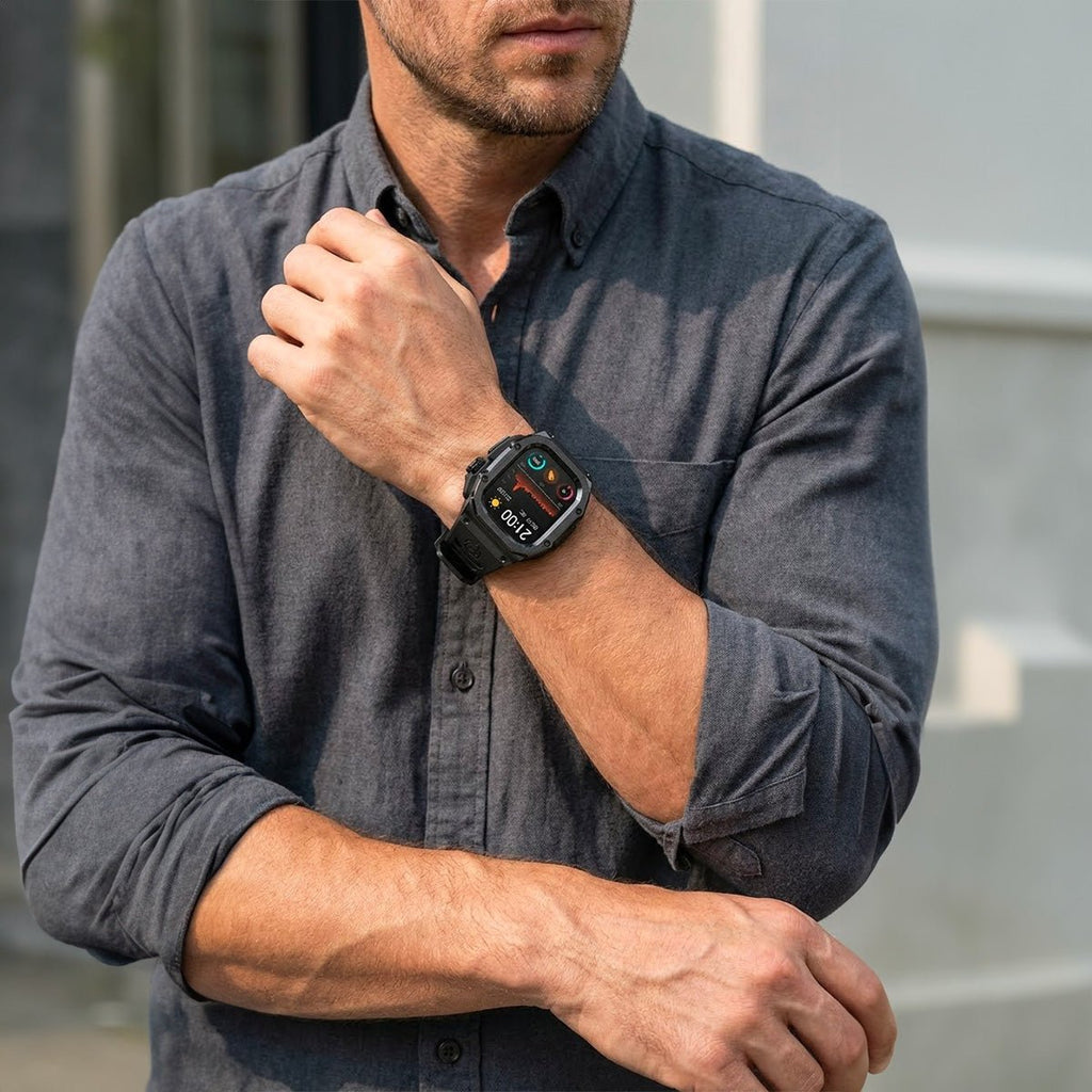 Coque intégrale noire en métal renforcé pour Apple Watch Ultra 49 mm avec design robuste et boutons protégés.