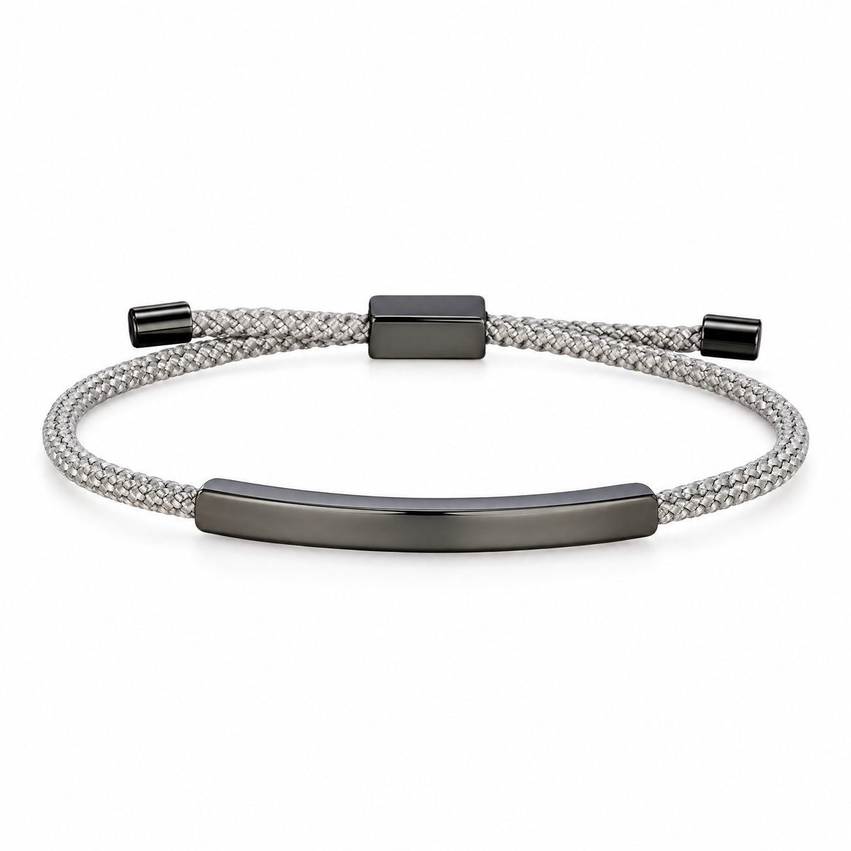 Packshot studio bracelet Doums Gris, cordon macramé tressé avec plaque longue et fermoir coulissant noir.