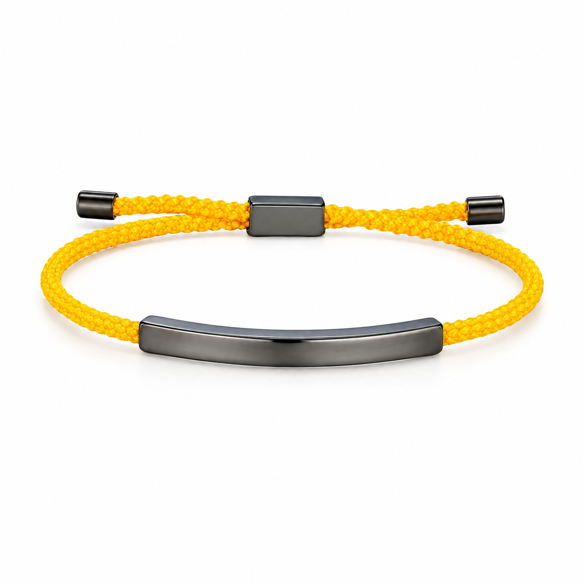 Packshot studio bracelet Doums Jaune, cordon macramé tressé avec plaque longue et fermoir coulissant noir.