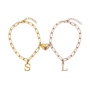 Duo de bracelets couple à maille paperclip acier inoxydable, personnalisables avec initiale, breloque cœur aimantée, taille ajustable, modèle Fondène