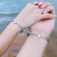 Duo de bracelets chaîne en acier inoxydable argenté avec pendentifs cœurs, style couple, modèle Milime.