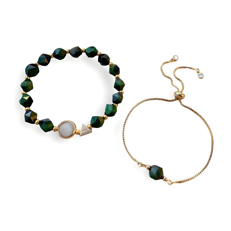 Duo de bracelets femme avec perles en œil de tigre vert foncé et détails dorés, modèle Kaida.