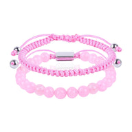 Duo de bracelets roses en pierres naturelles rondes et fil ciré tressé avec perles métalliques argentées.