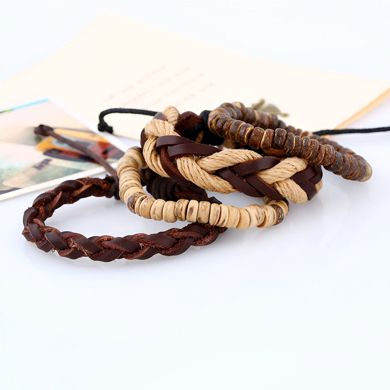 Ensemble de 4 bracelets marron en corde tressée et noix de coco, style naturel et mixte.