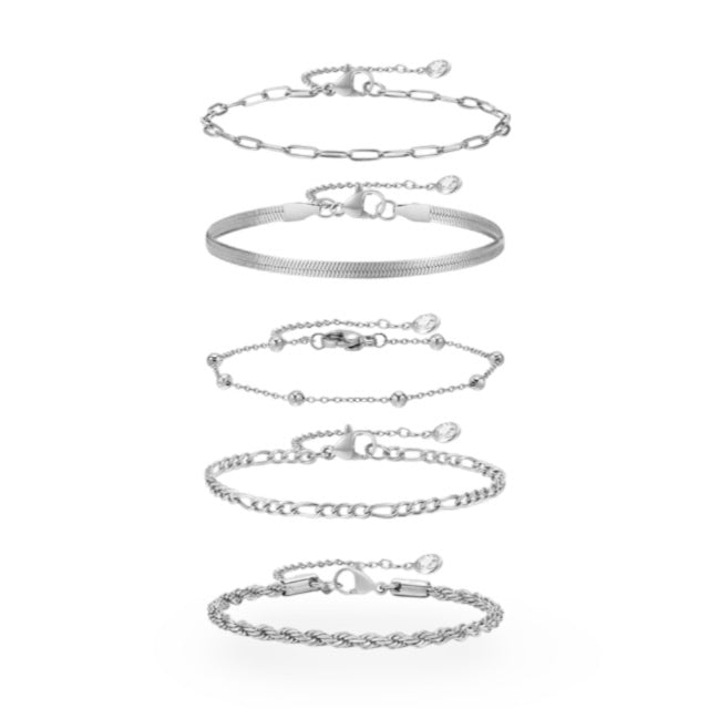 Ensemble de 5 bracelets en acier inoxydable argenté, styles variés dont chaîne, jonc lisse et tressé.