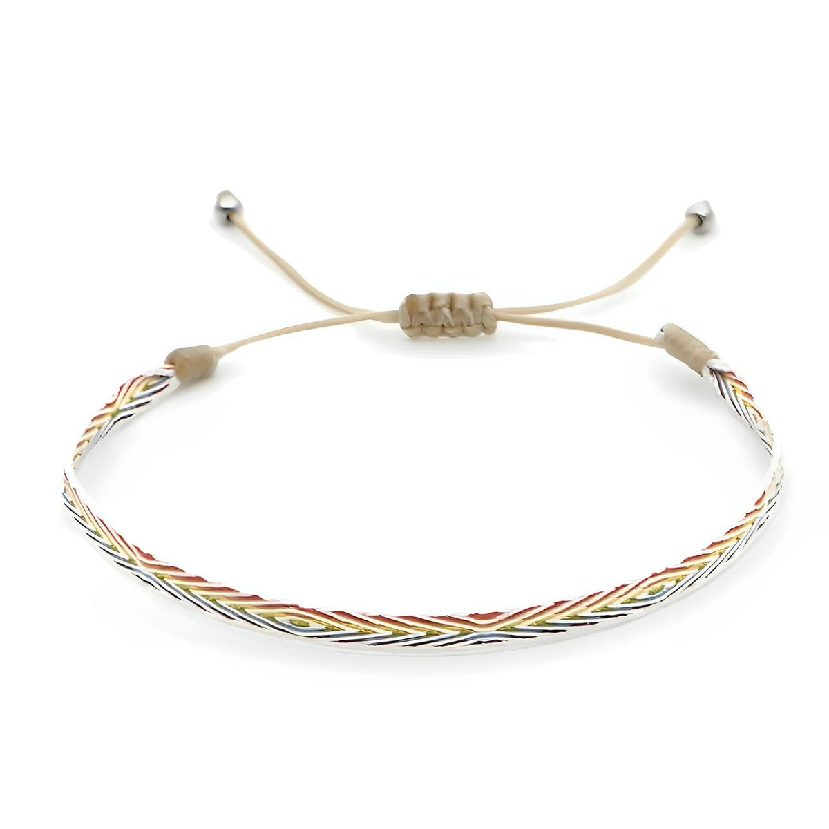 Trio de bracelets tibétains multicolores en fil tressé avec cordon ajustable et perles argentées.