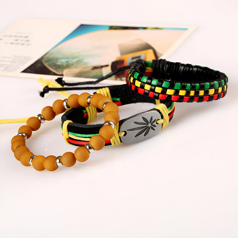 Ensemble de 3 bracelets pour homme, style jamaïcain, multicolores, perles bois et tissage noir, rouge, vert, jaune.