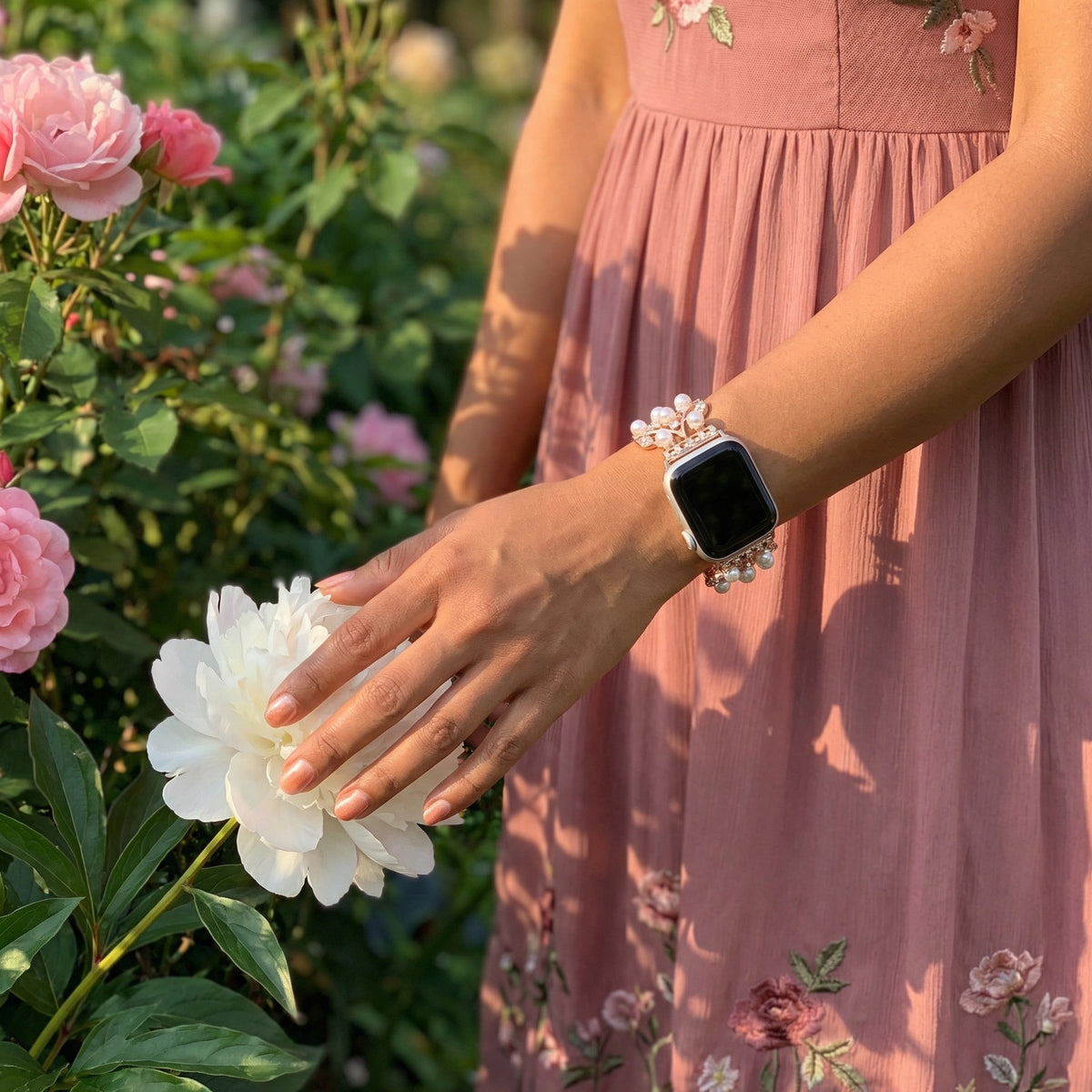 Apple Watch Bracelet with Leaf Pattern, Beads and Rhinestones, Elastic, Terikale Model