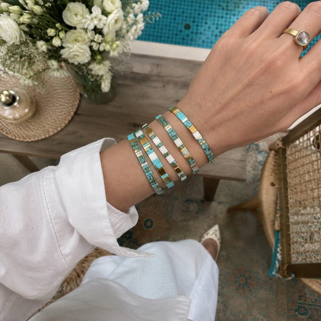 Juego de 4 pulseras de cuentas japonesas Miyuki en turquesa jaspeado y blanco, conjunto para mujer, joyas elásticas para la muñeca, set de cuatro piezas, accesorios veraniegos luminosos, modelo Rinka