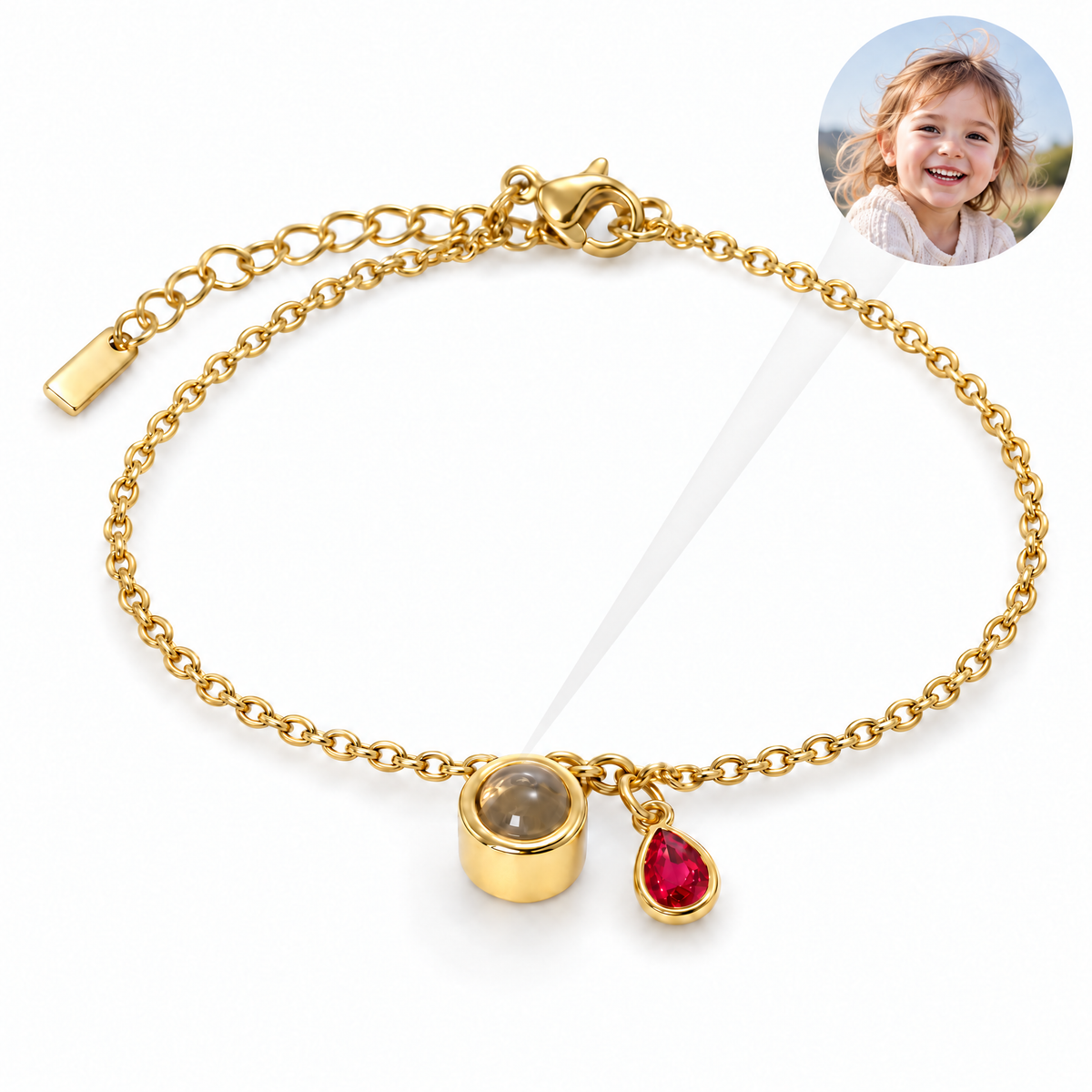 Bracelet photo personnalisé, acier inoxydable, avec pierre de naissance en goutte, cadeau intime et unique, modèle Ruliqua — Janvier / Or — packshot studio photo-projection nette