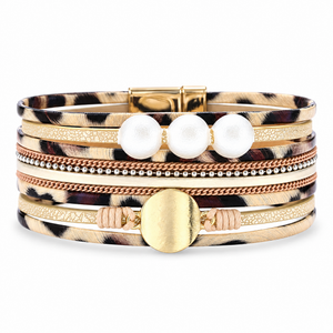 Packshot studio bracelet Saria Marron, vue de face sur fond blanc — 8 octobre 2026