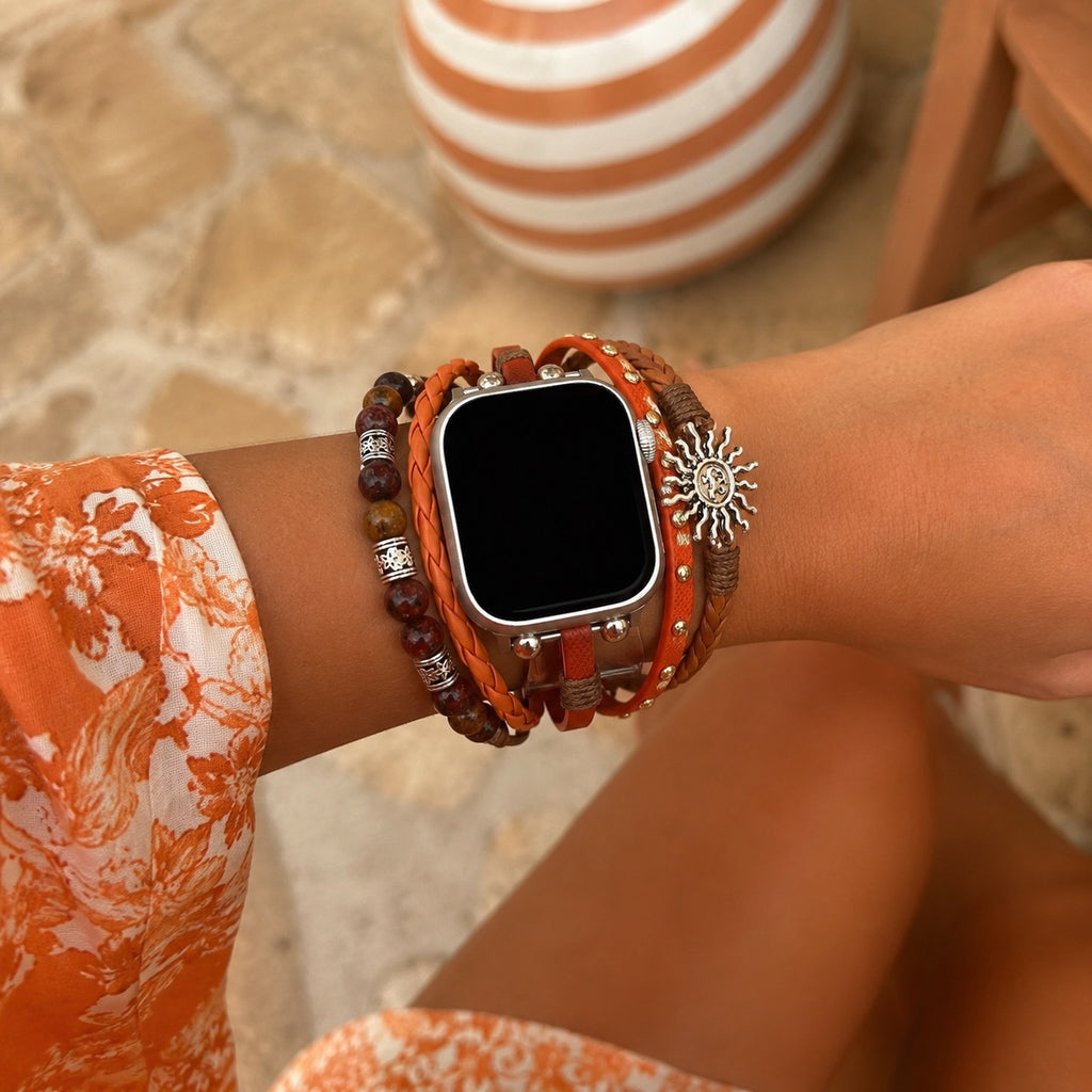 Bracelet Apple Watch multirang orange, pierres naturelles et pendentif soleil, fermoir ajustable sans outil, modèle Amaterasu