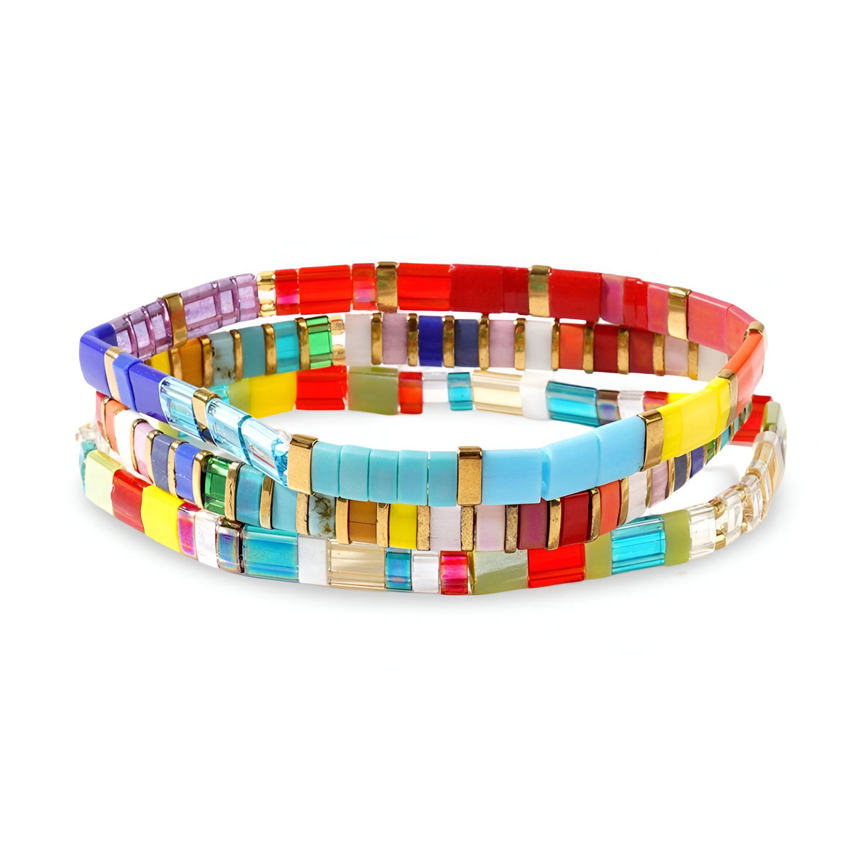Trio de bracelets en perles multicolores du Japon avec détails dorés, style moderne et coloré.