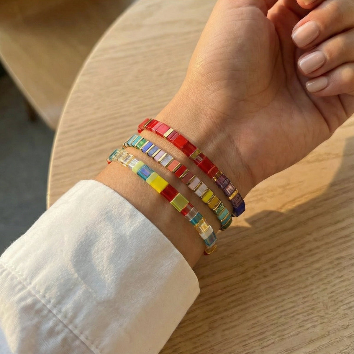 Trio aus mehrfarbigen Tila-Perlenarmbändern im Boho-Stil für Damen, Modell Okoba