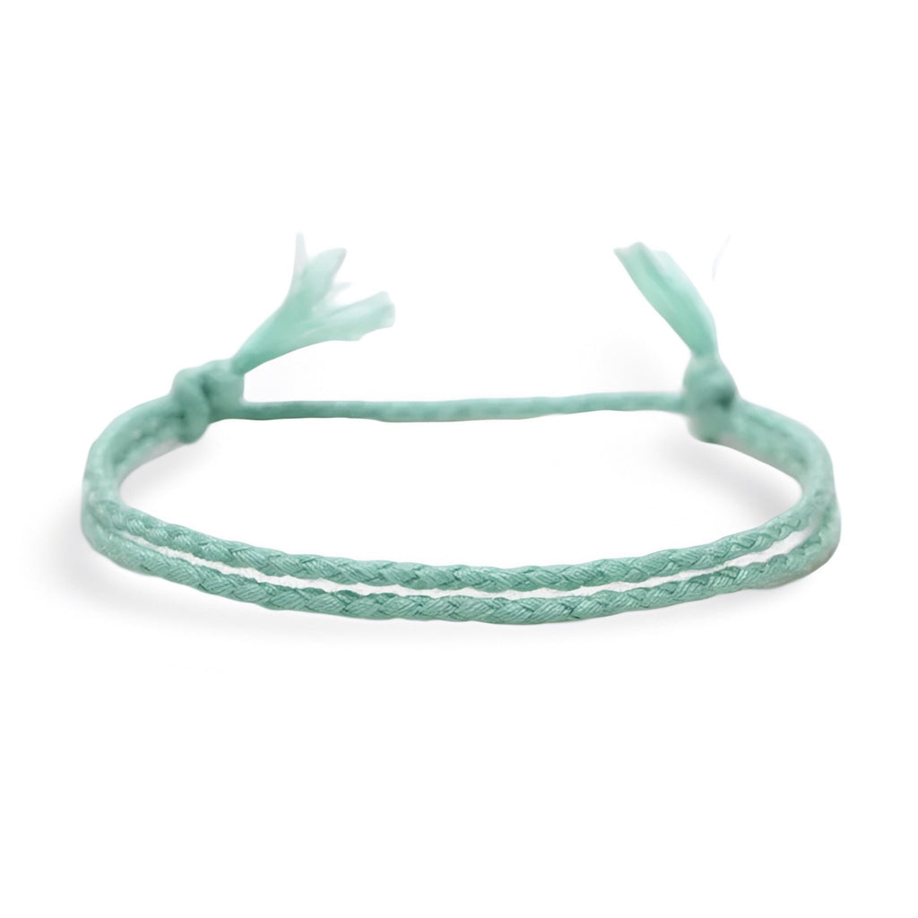 Trio de bracelets tibétains bleu en coton avec détails en cuivre, style ajustable pour homme.
