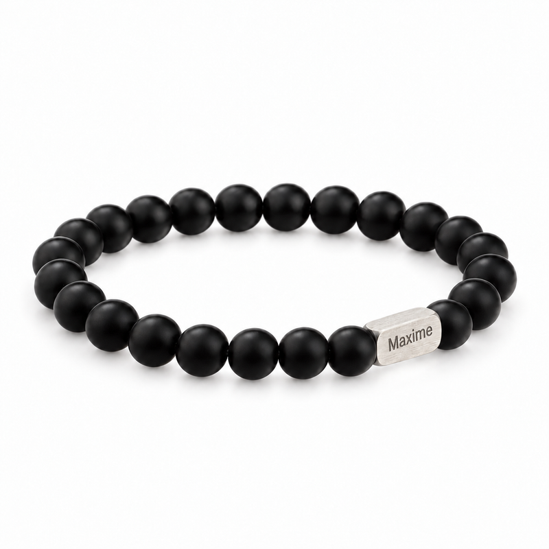 Packshot studio bracelet Zohar Obsidienne, vue de face sur fond blanc. — gravure source restaurée 8 octobre 2026